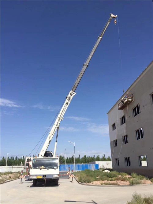 宁阳县“轻装强干”—— 吊车的 “轻量化臂架” 技术